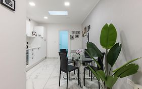 Chic House