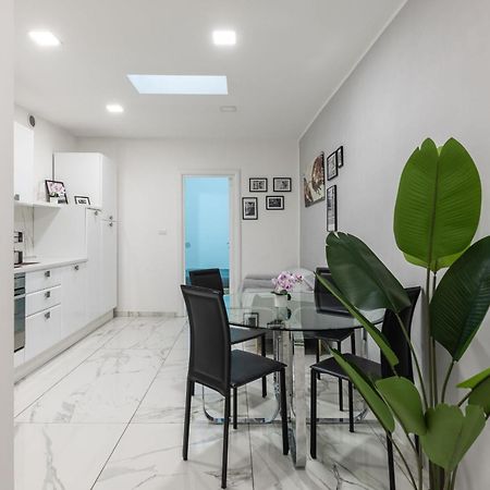Chic House Apartment Бари Екстериор снимка