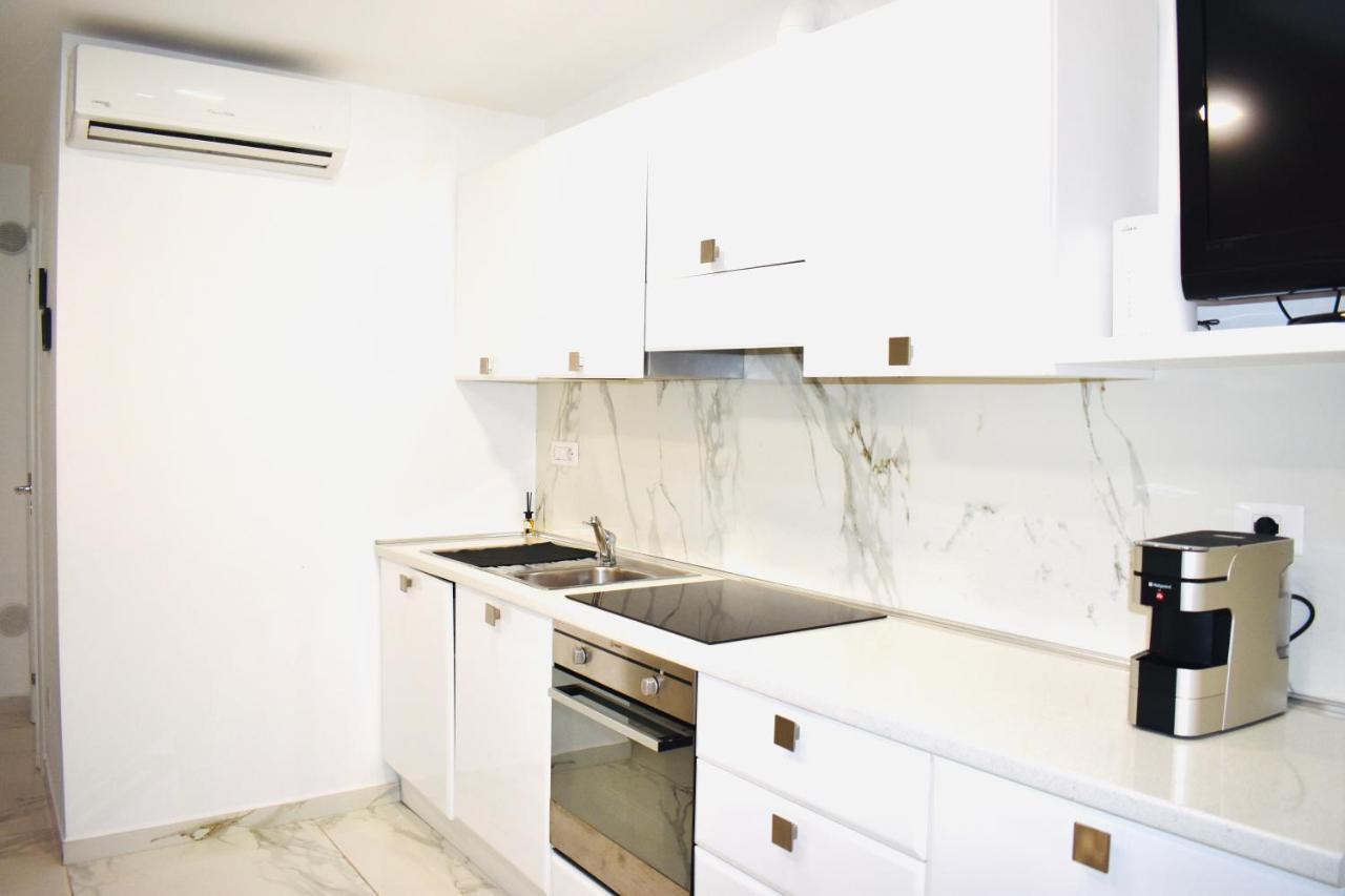 Chic House Apartment Бари Екстериор снимка