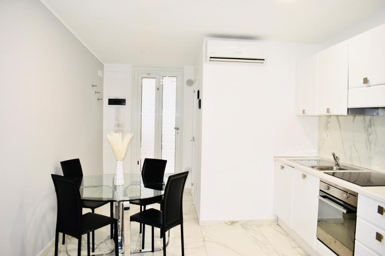 Chic House Apartment Бари Екстериор снимка