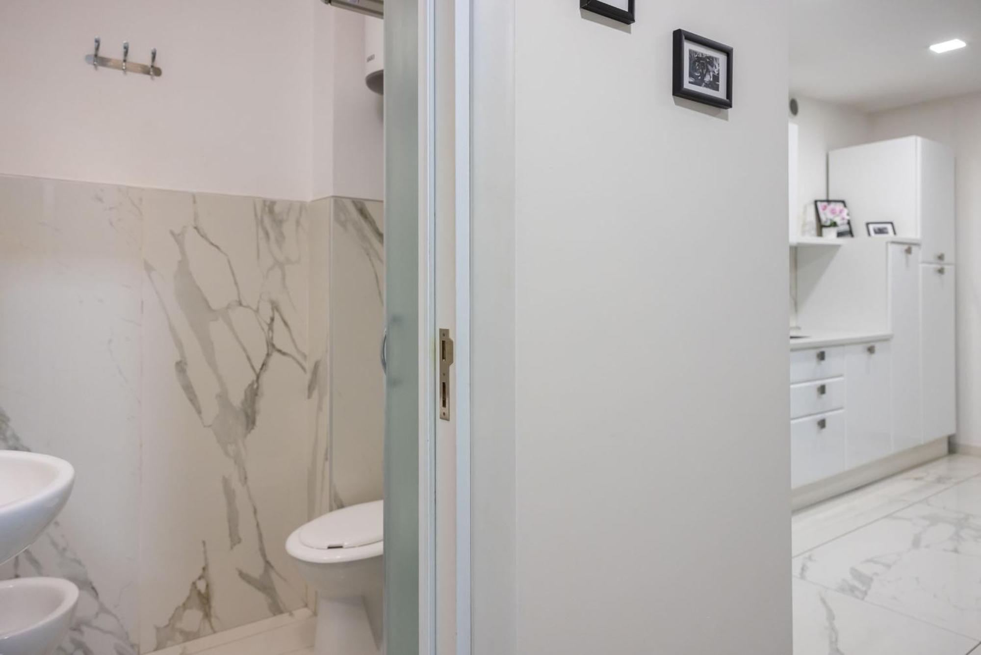 Chic House Apartment Бари Екстериор снимка