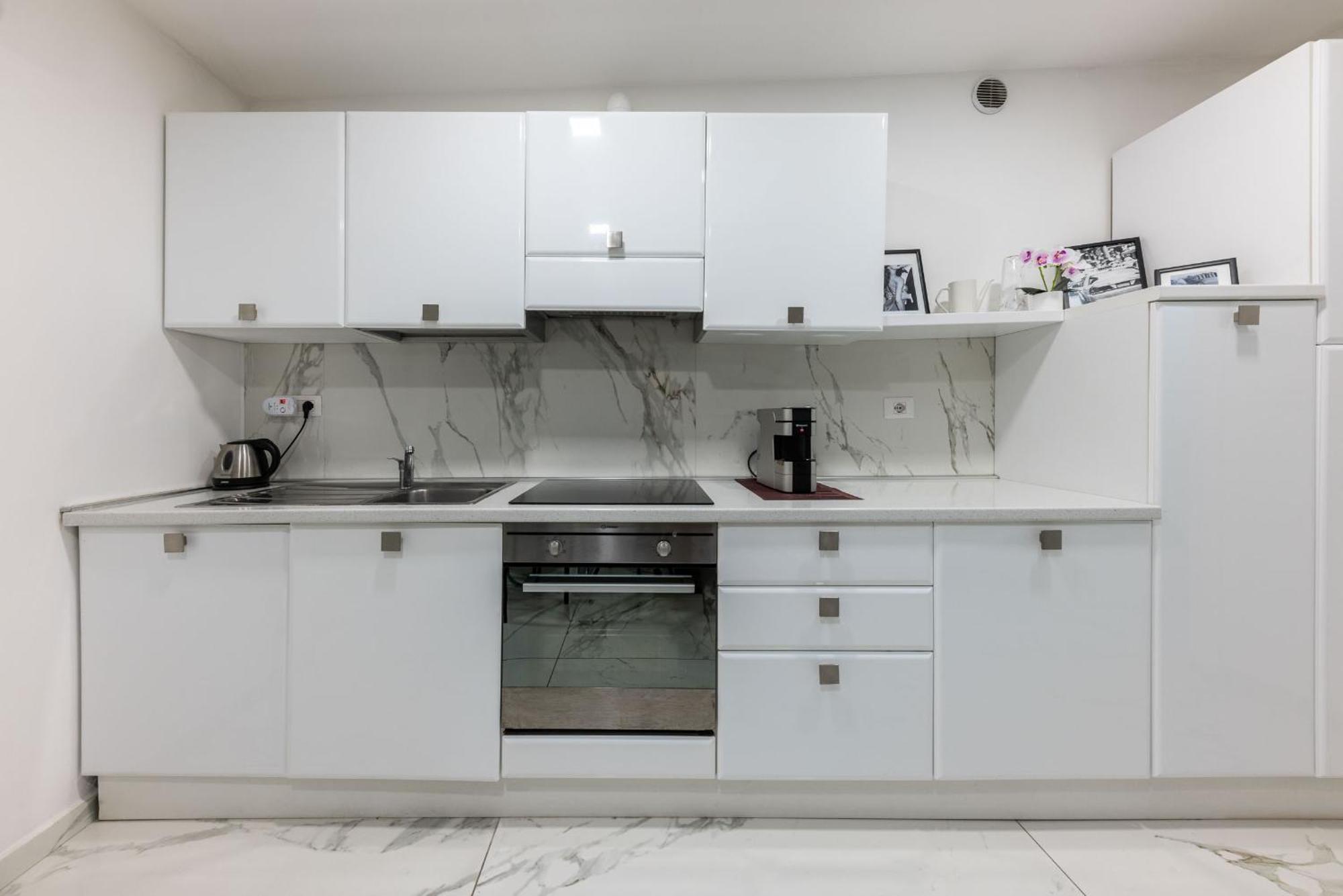 Chic House Apartment Бари Екстериор снимка