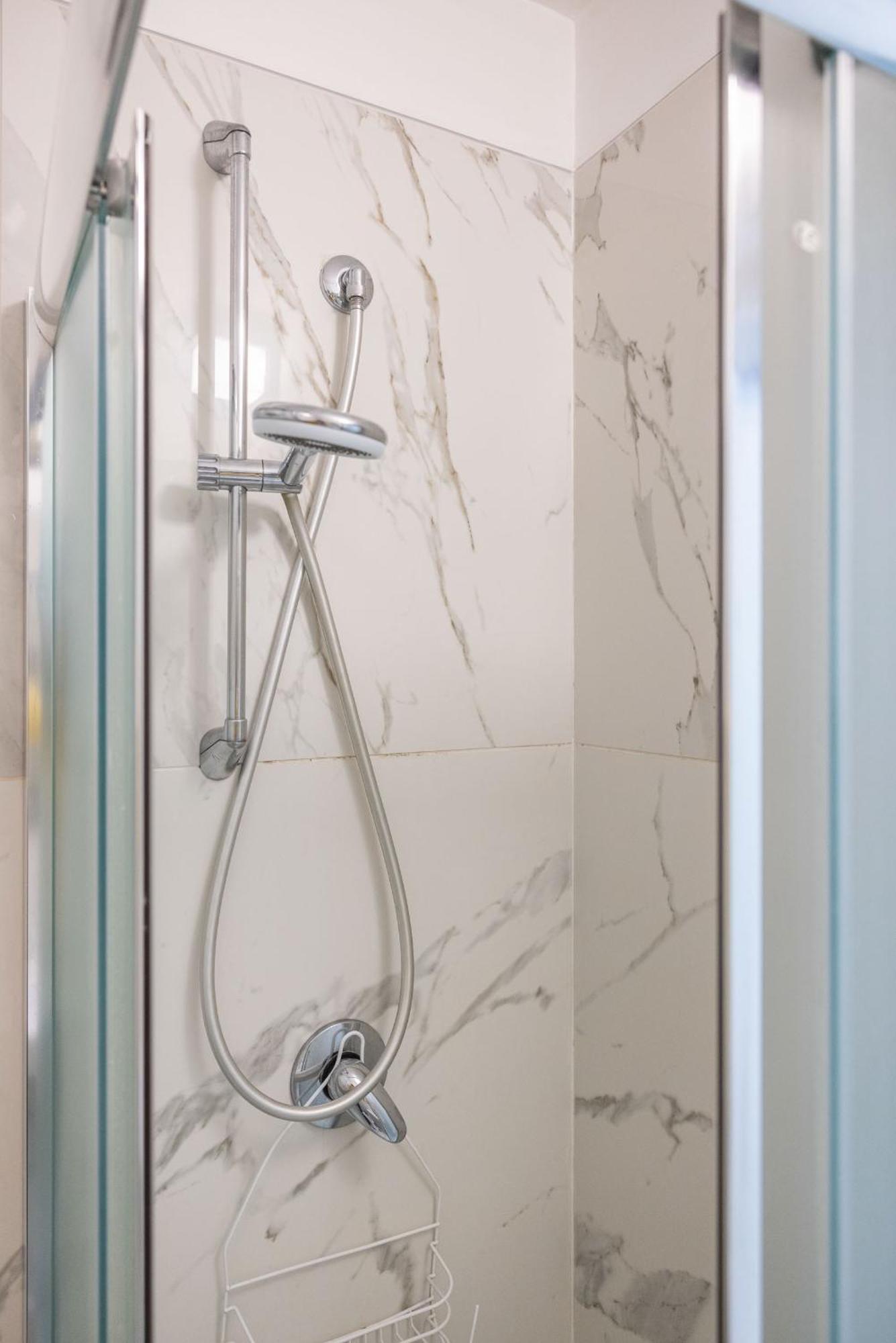 Chic House Apartment Бари Екстериор снимка