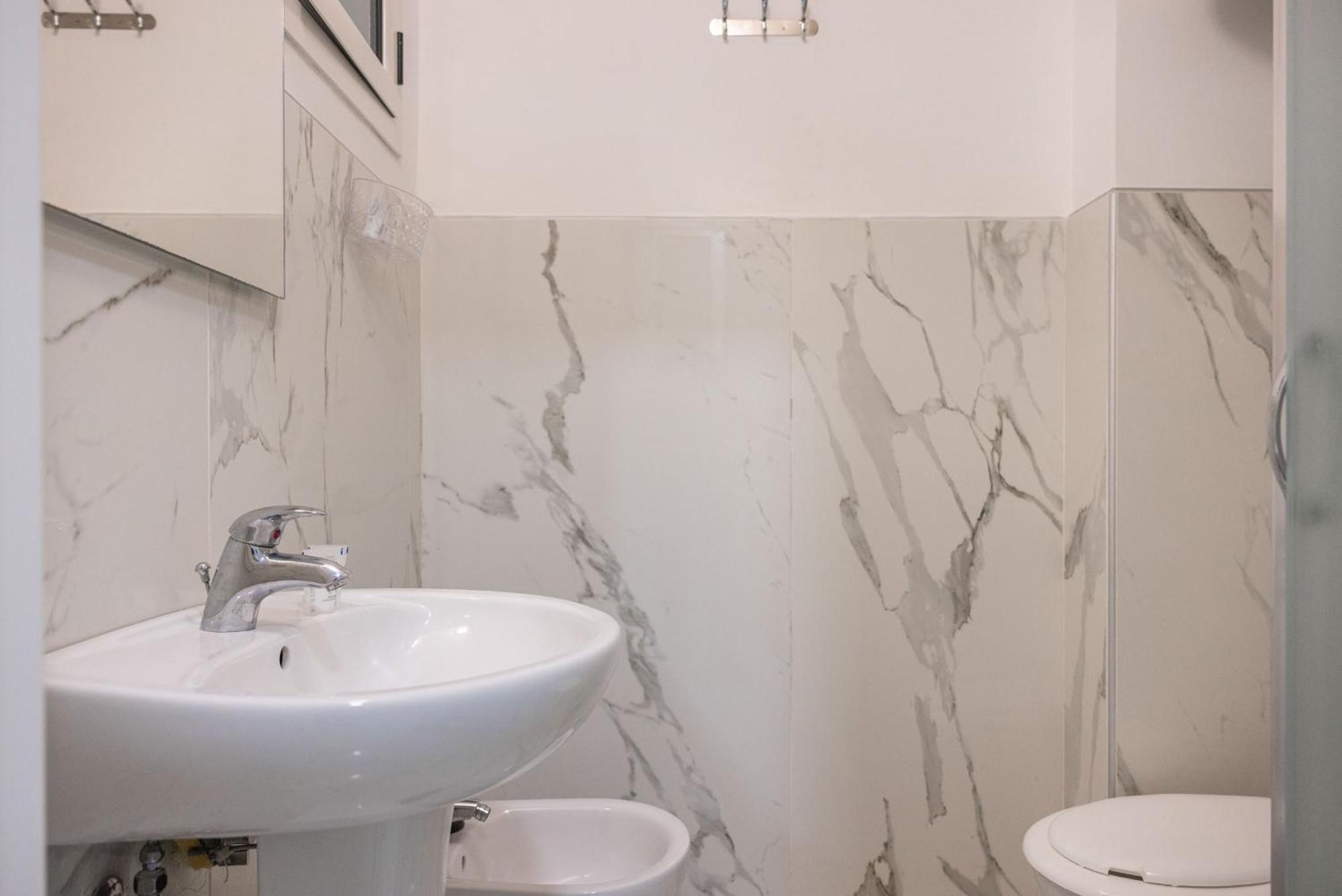 Chic House Apartment Бари Екстериор снимка